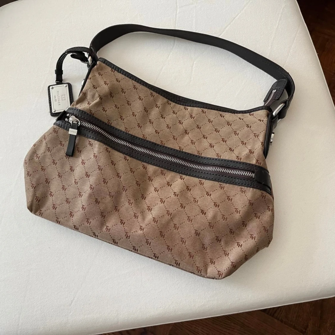 Beige Tommy Hilfiger Handväska