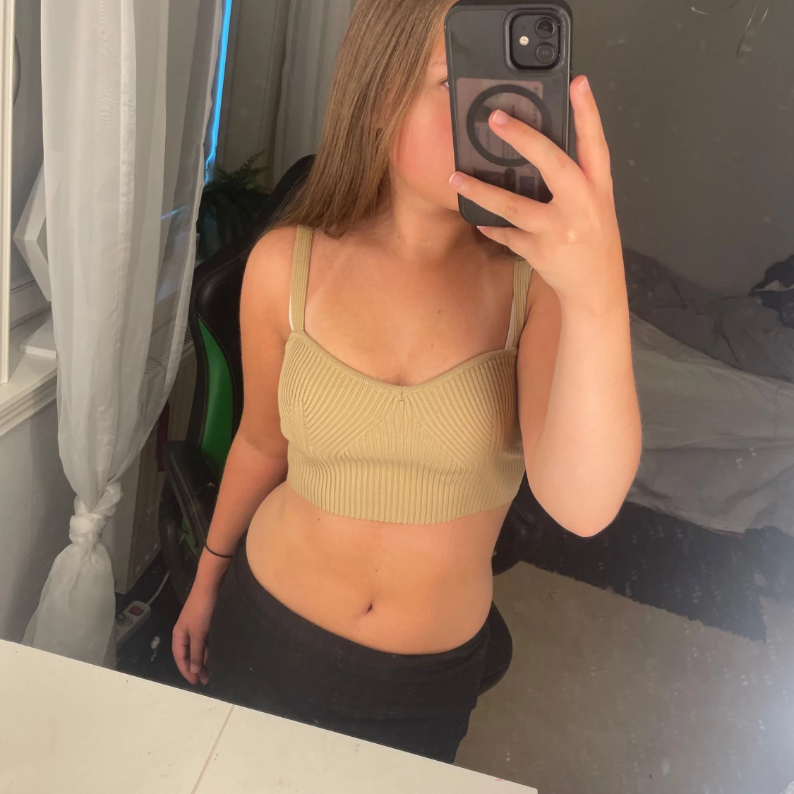 Beige ribbad linnetopp - 1