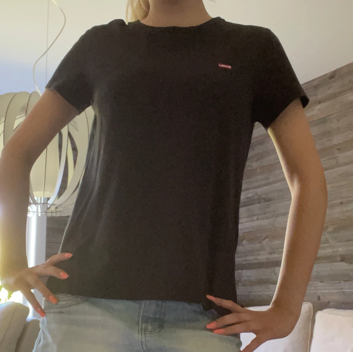 Basic Levi’s t shirt  - 1