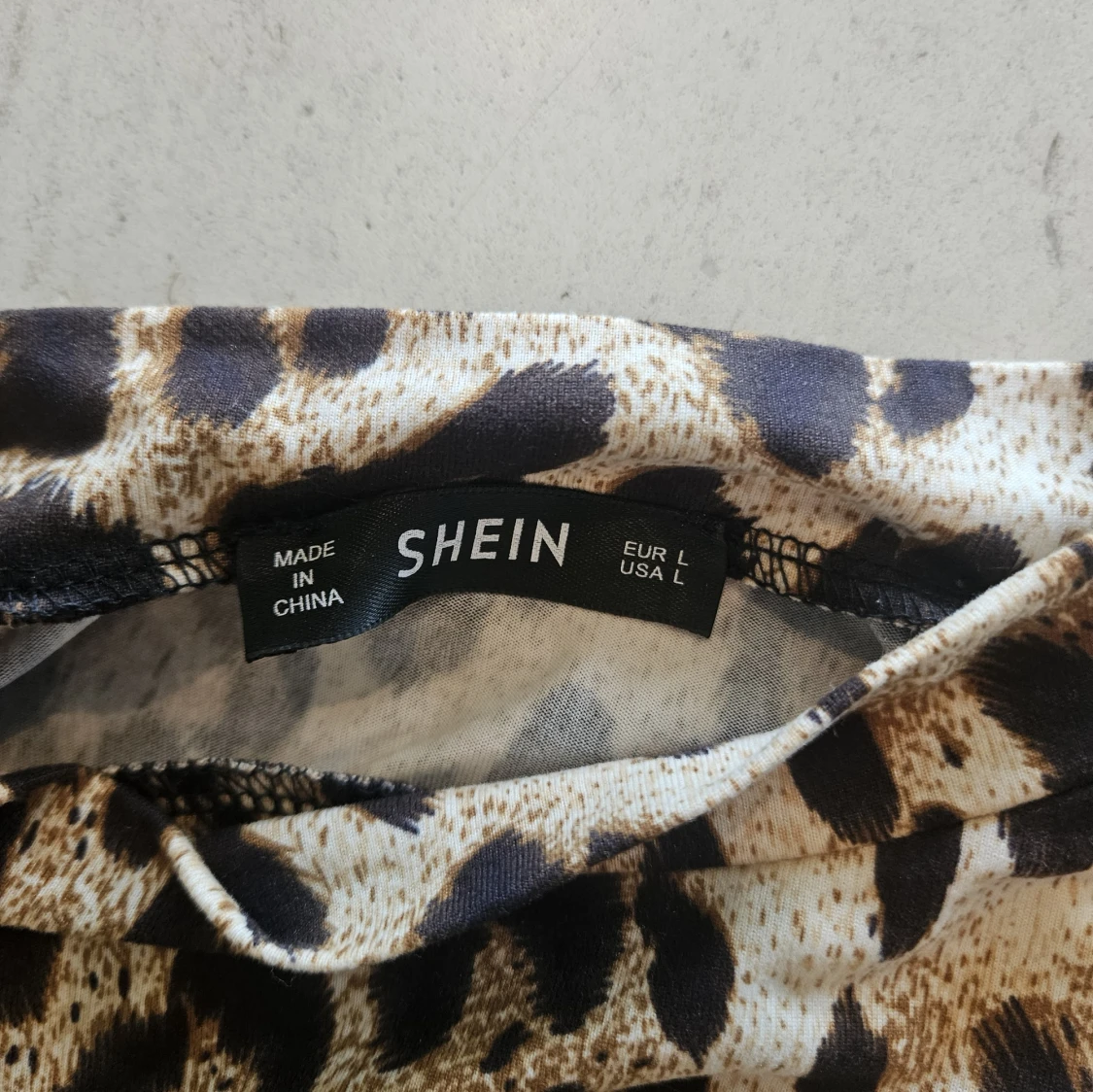 Leopardmönstrad klänning från SHEIN - 1