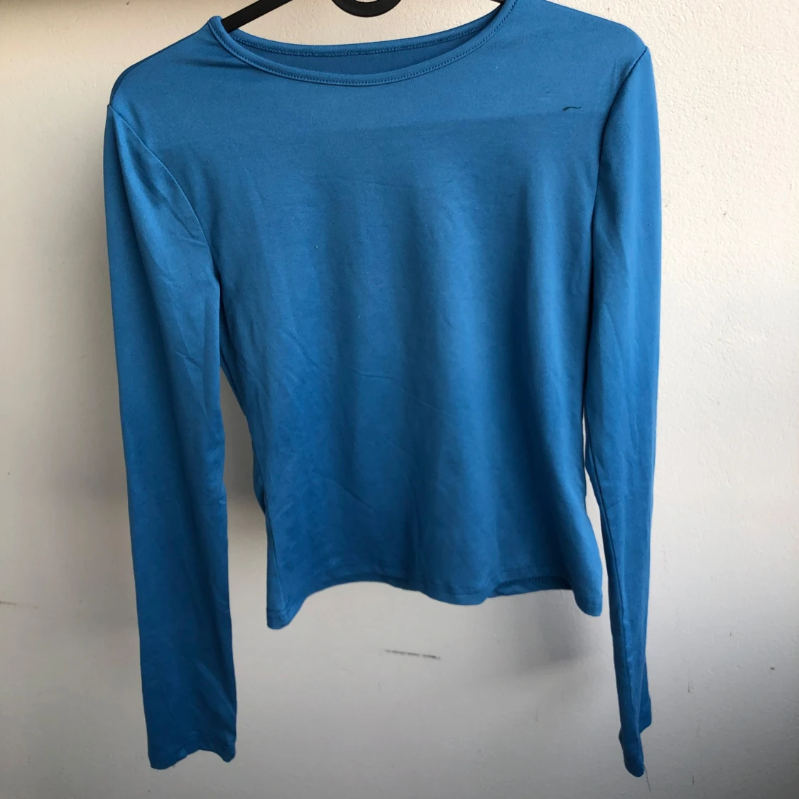 Ett blå sett med en lång kjol och en långärmad tröja från zara - 1