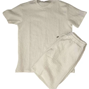 D shorts & T-shirt  - Helt ny aldrig använd, skriv för intresse 