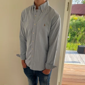 Polo Ralph lauren skjorta  - Säljer nu denna Polo Ralph lauren skjorta, skriv för fler bilder/frågor🙌🏼