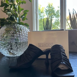 Nya Pumps från NLY - | Ett par helt nya oanvända pumps från NLY shoes i skick 10/10 | Nypris 400SEK | Storlek 37/38 | Skor och orginal box medföljer 