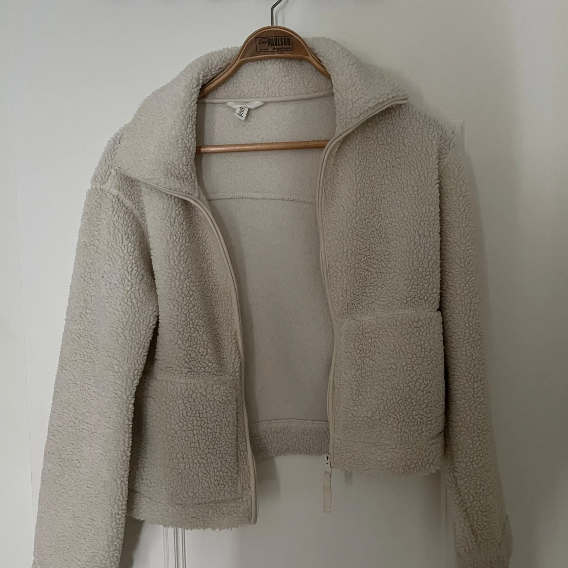 Beige teddyjacka från H&M