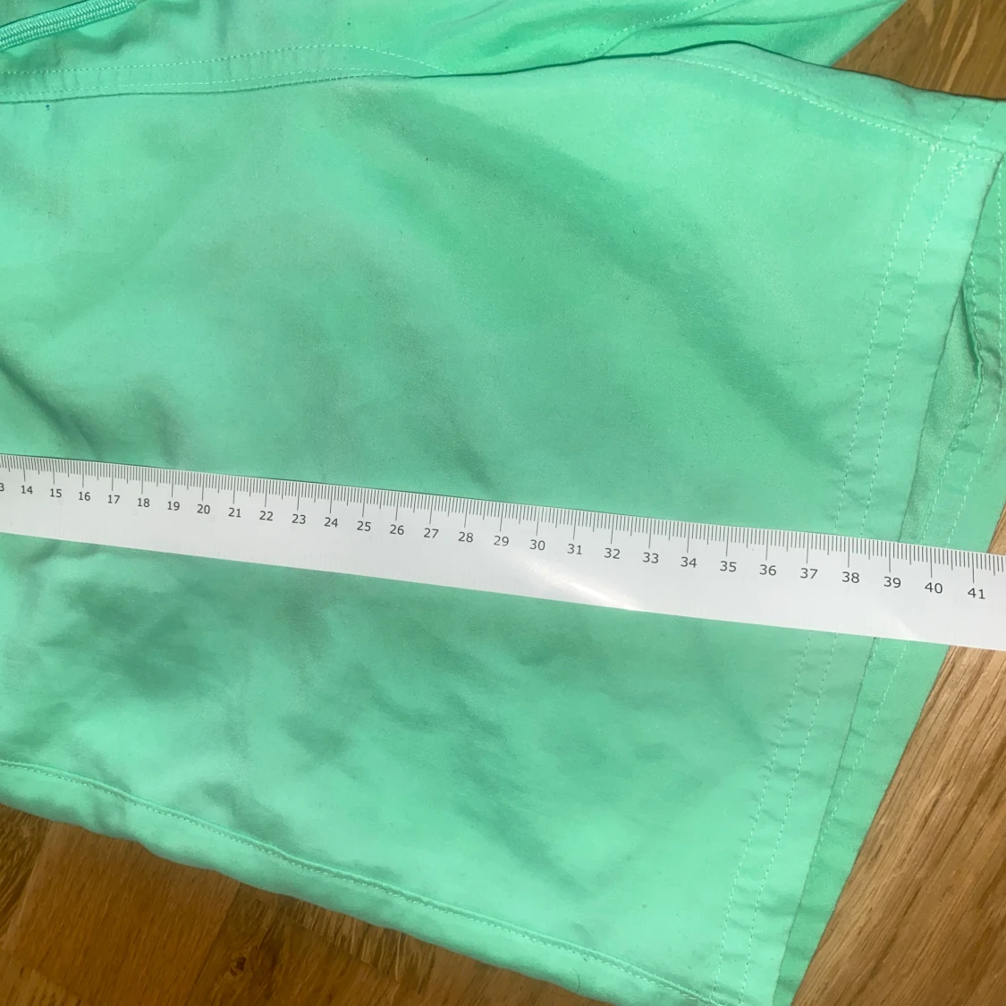 Mintgröna badshorts med snörning - 3