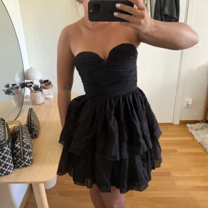 Svart HM klänning - Super snygg svart klänning från Hm i storlek 36/S🩷