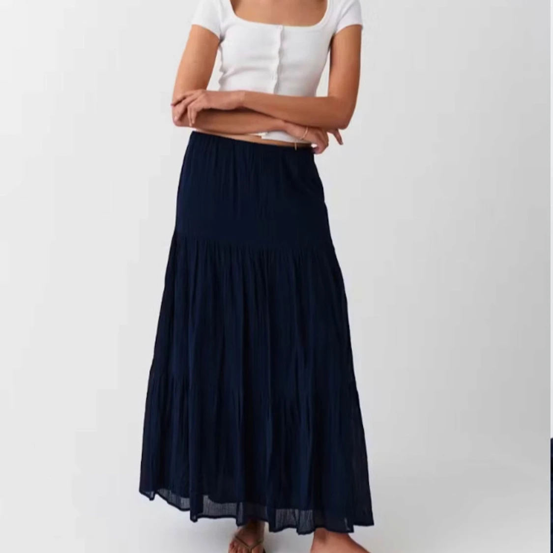 Mörkblå långkjol från Gina Tricot