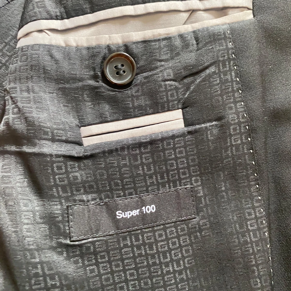 Svart kavaj från Hugo Boss Super 100 - 2