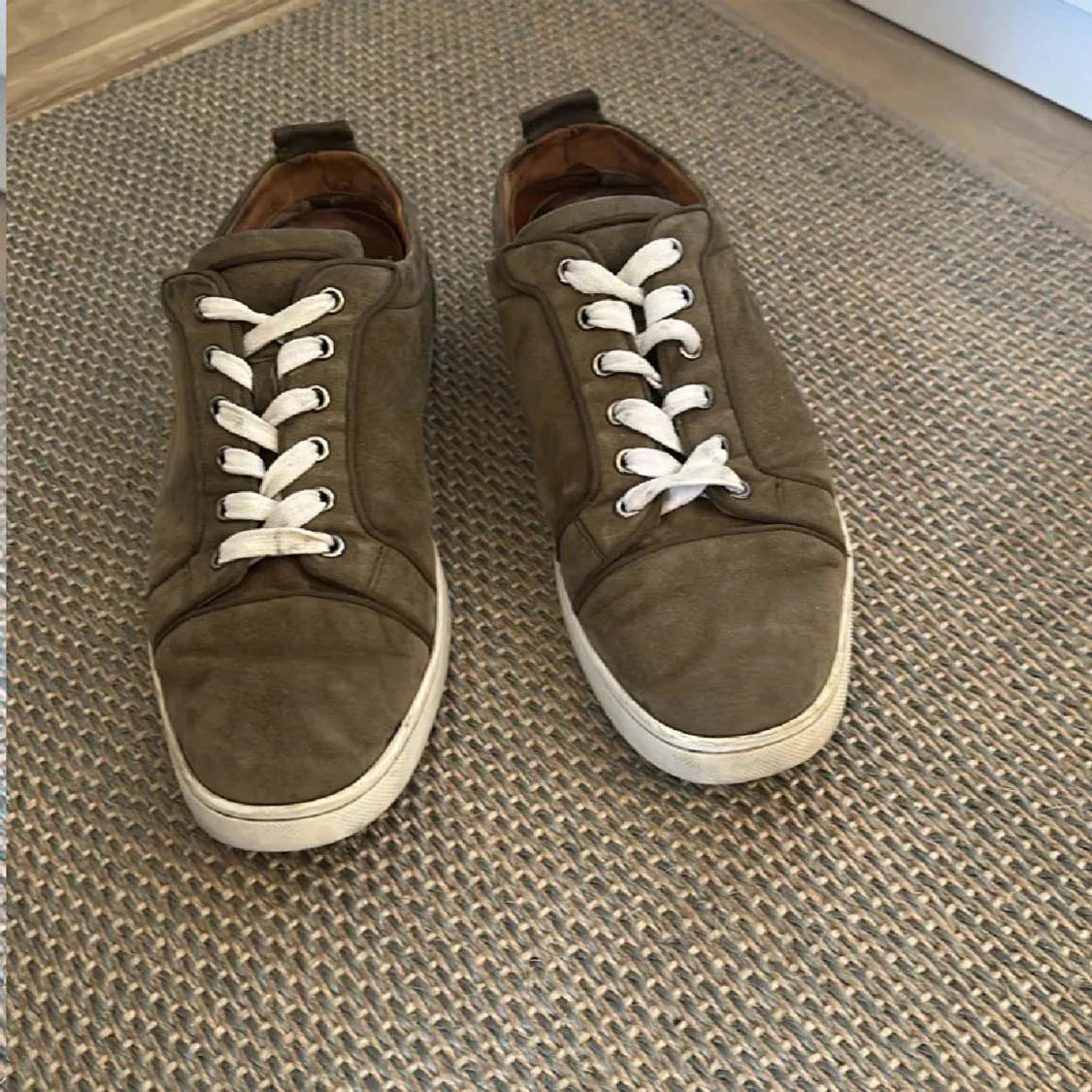 Olivgröna Christian Louboutin  - 4