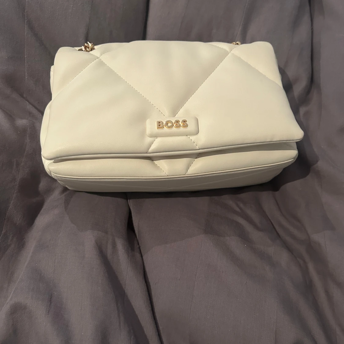 Vit axelväska från BOSS - 1