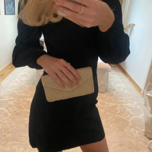 Clutch - Jättefin clutch med tillhörande axelband💓perfekt för balen bland annat 