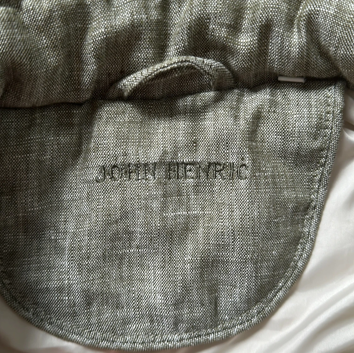 Grå grön quiltad väst från John Henric - 2