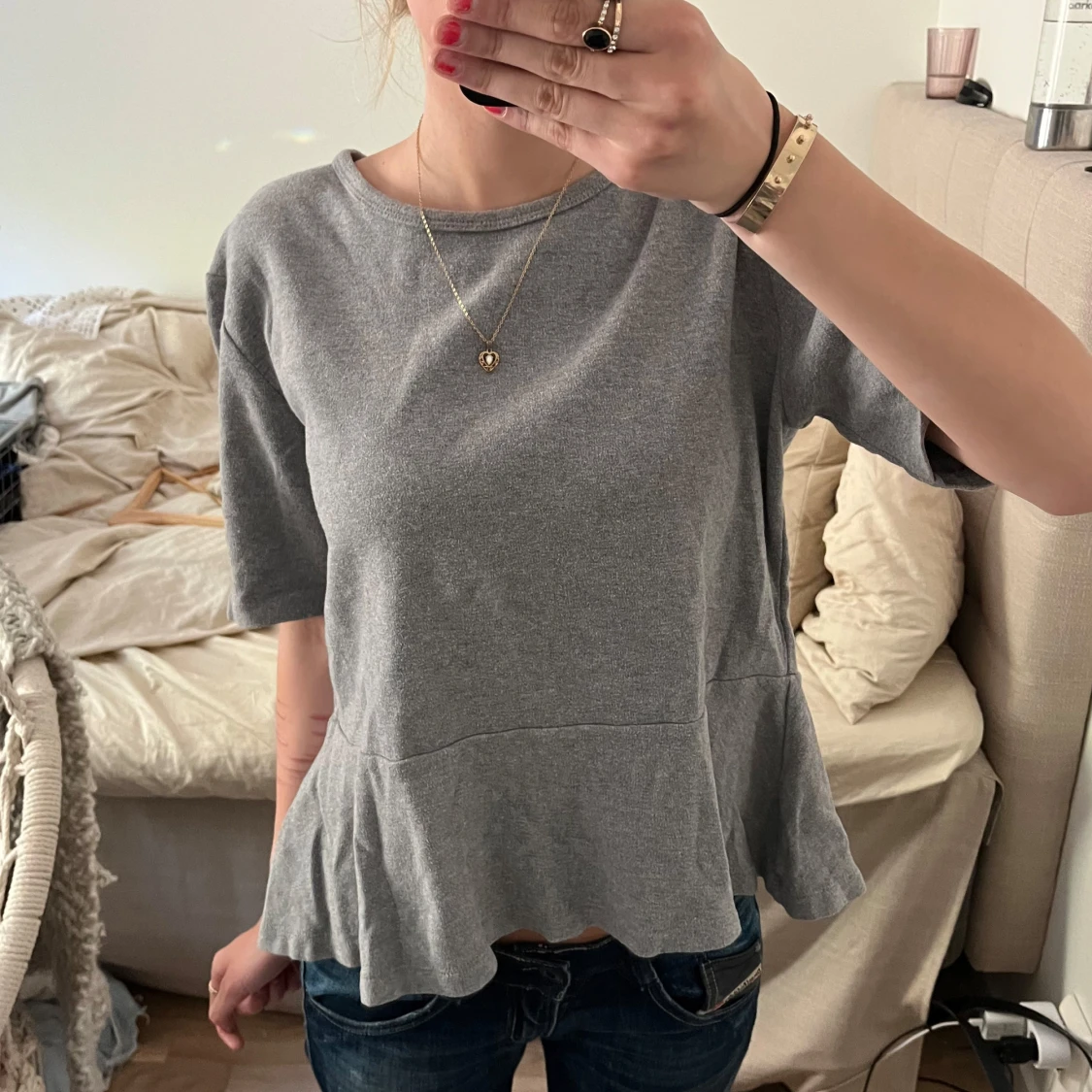 Snygg grå topp  - 3