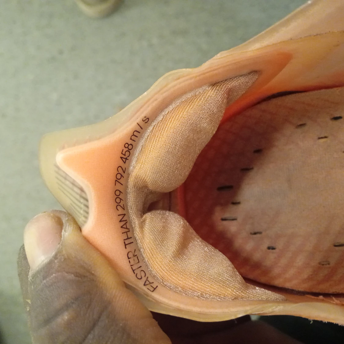 Adidas fotbollsskor i orange och rosa - 3