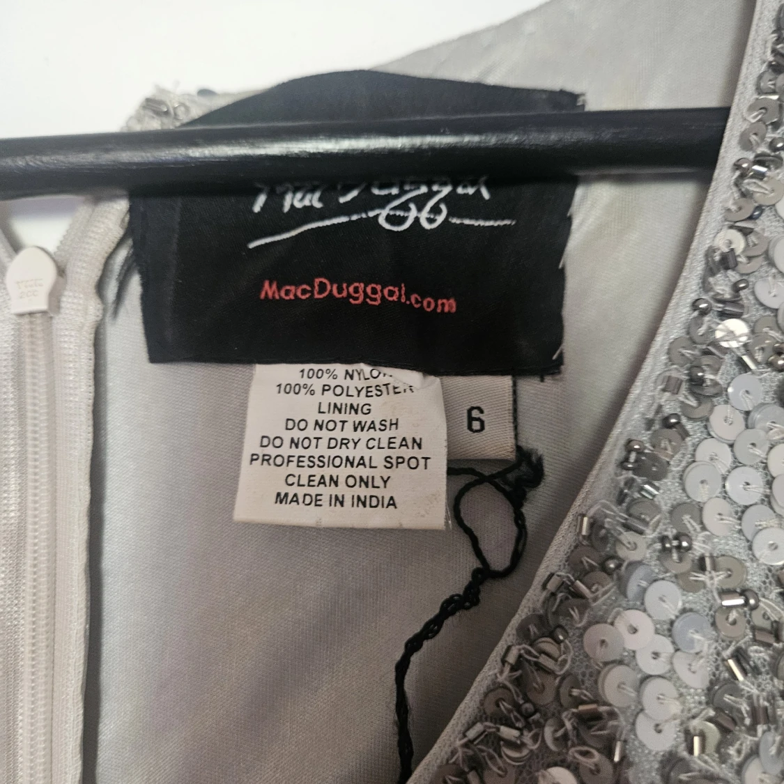 Glittrig långklänning från Mac Duggal - 3