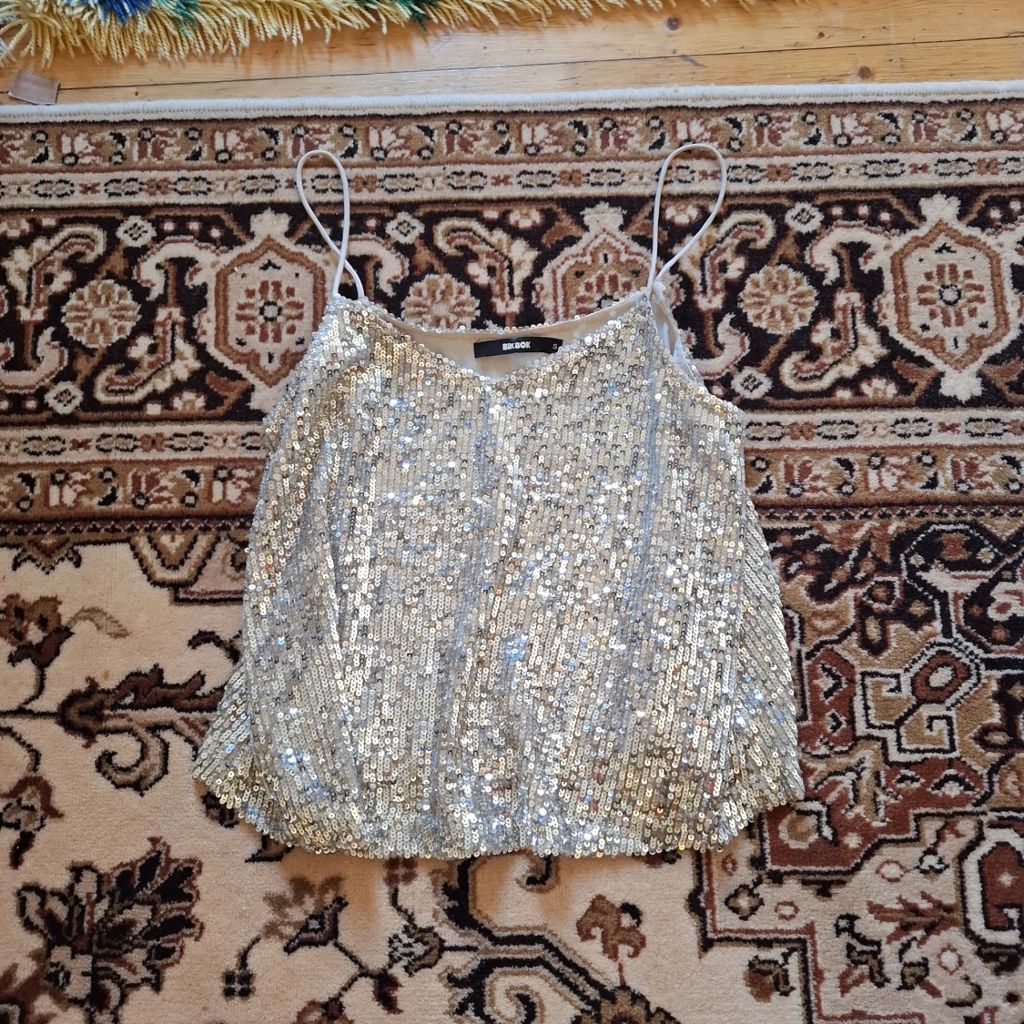 Glittrig silvertopp med paljetter - 2