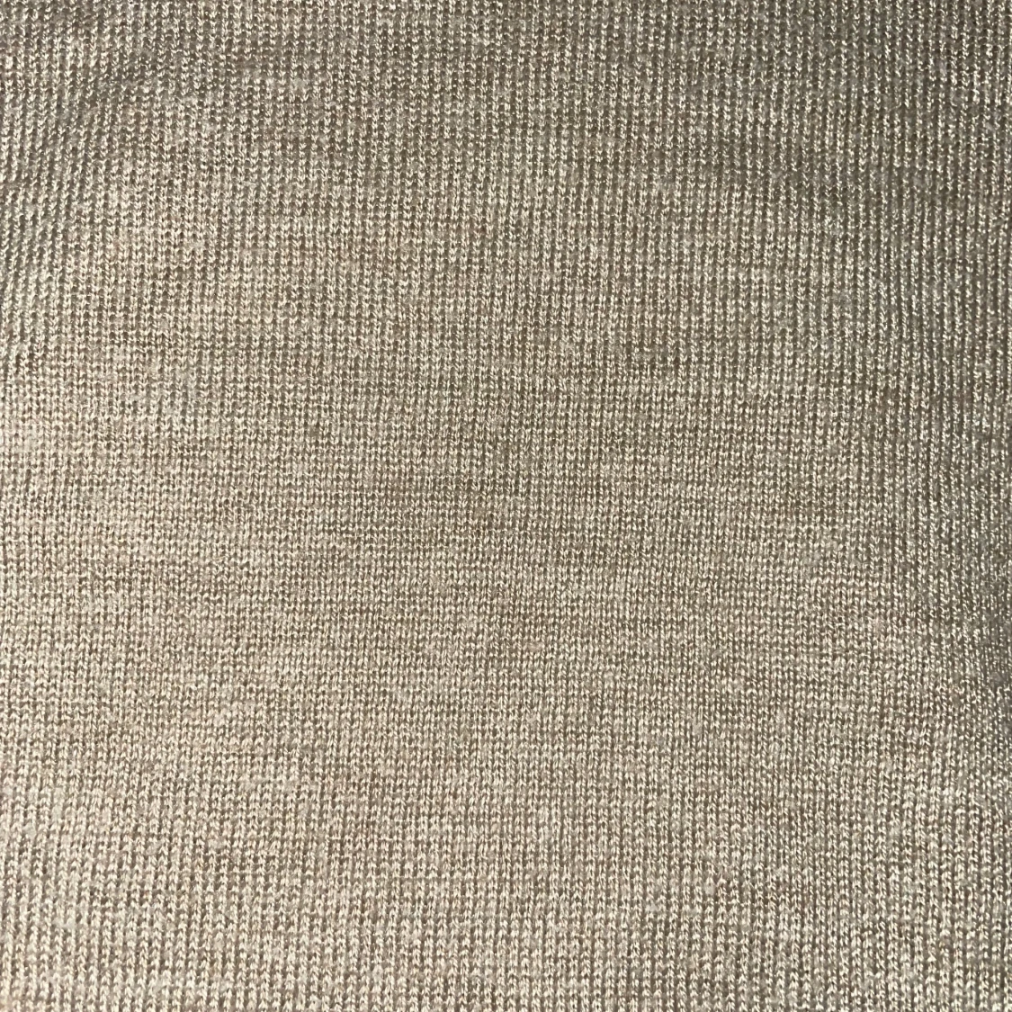 Beige stickad tröja från Movesgood - 2