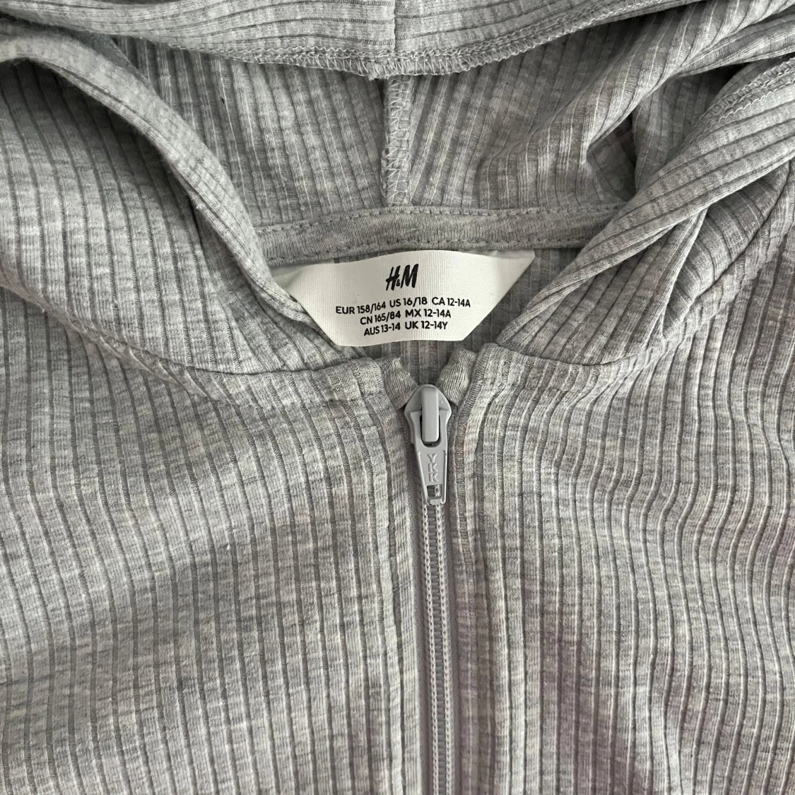 Grå ribbad tajt tröja - 1