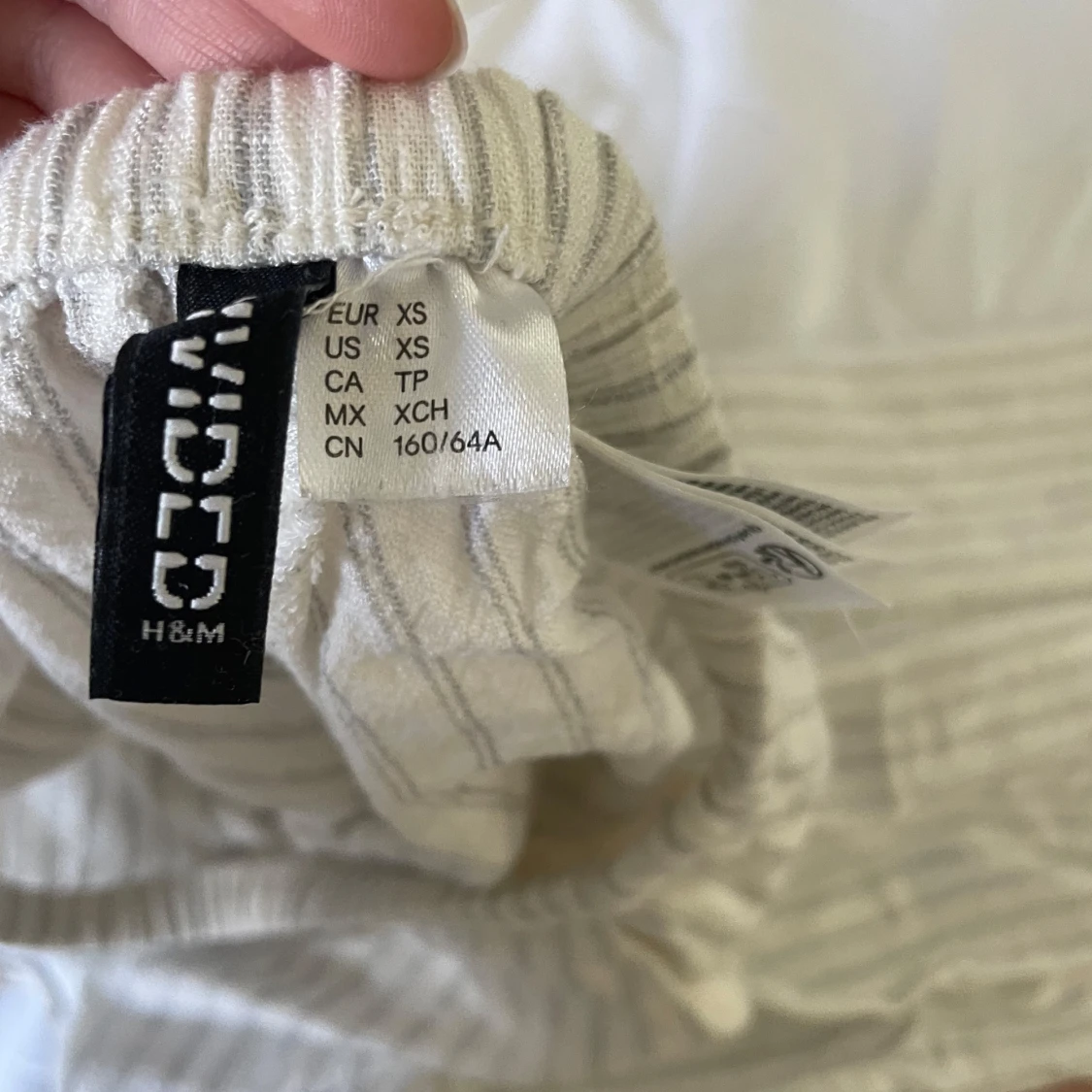 Vita randiga linnebyxor från H&M - 1