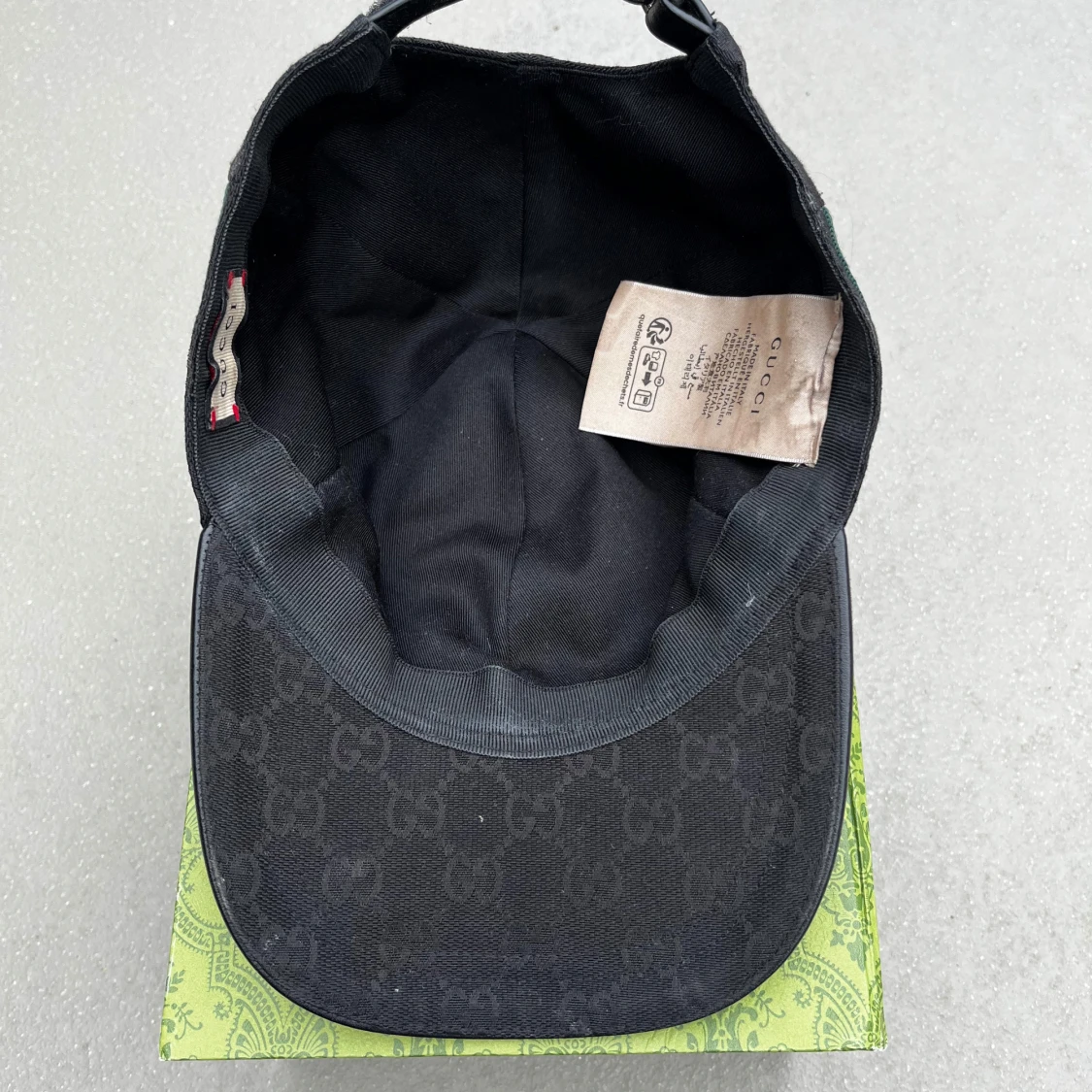 Svart keps från Gucci  - 1