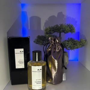 Mancera Intense Cedrat Boise Eau de Parfum - Mancera Intense Cedrat Boise.                       Nästan helt oanvänd, endast använd nån gång.                           Mycket god citrus doft perfekt för sommar.