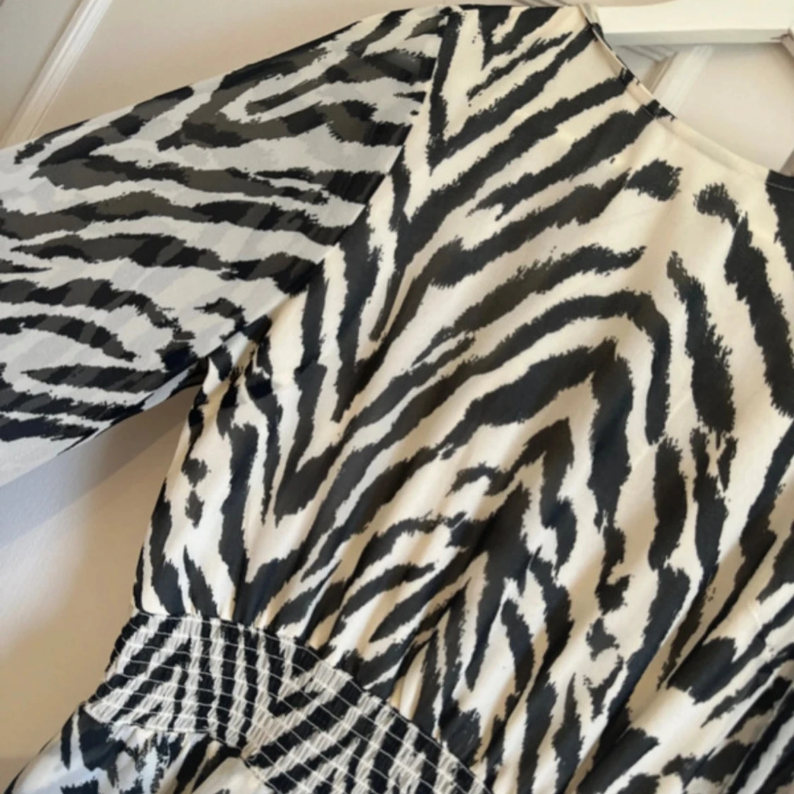 Zebra klänning 🤍 - 3