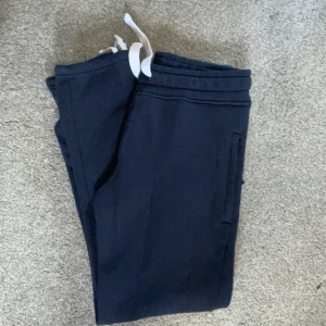 Russemerch - BARA DOM BLÅA. Men dom gråa finns inne i profilen. Nästa aldrig använda. 