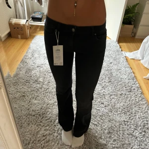 Svarta Only Jeans - Svarta jeans ifrån Only som är helt nya!