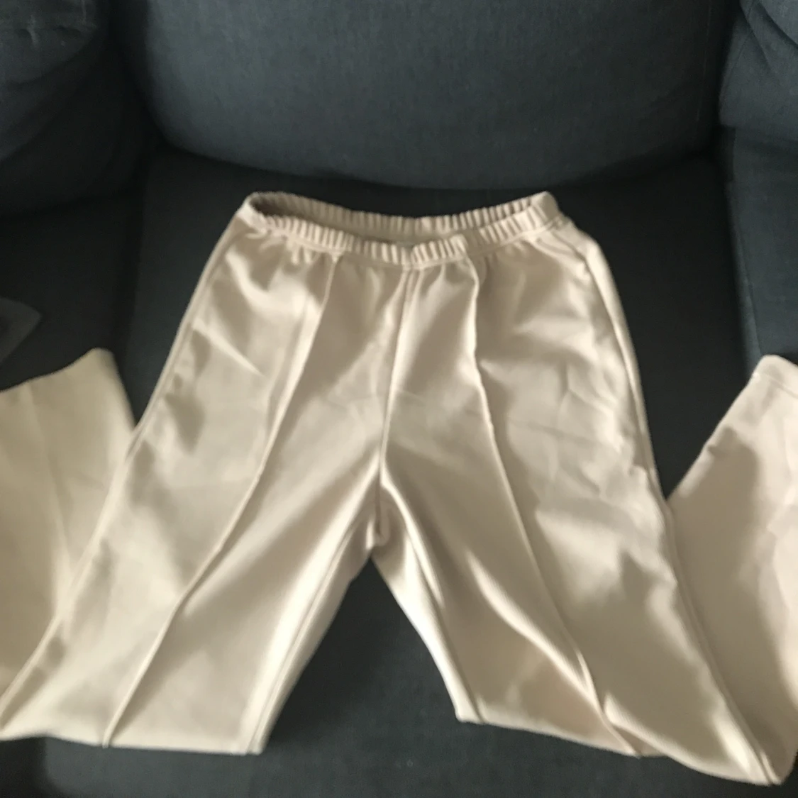 Beige byxor i utmärkt skick! - 90