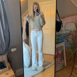 Lågmidjade jeans - Säljer mina lågmidjade jeans då de blivit en aning små. Jättebra skick! 