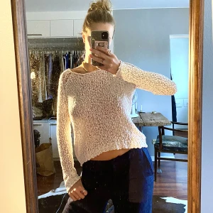 Långärmad tröja - Superfin långärmad tröja. Lite genomskinlig. Helt oanvänd.