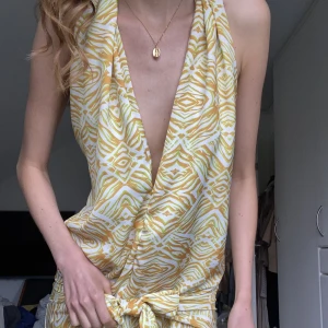 MIDI PRINT TIE-DRESS - XS From Laagam