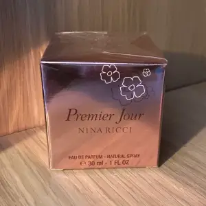 Oanvänd parfym fån Nina Ricci, premier jour 30 ml 300kr