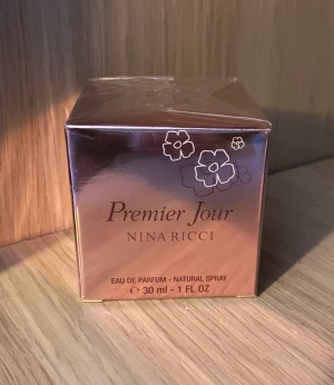 Parfym Nina Ricci - Oanvänd parfym fån Nina Ricci, premier jour 30 ml 300kr