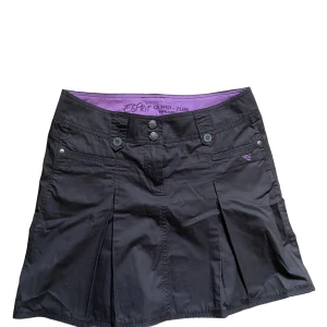 Esprit kjol - Esprit kjol i stl 40 som jag sytt upp så passar 38 och mindre, kall brun färg åt det grå hållet