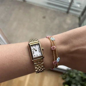 Armband  - Söta armband som går att få i vilken färg du vill! 35kr/st💖
