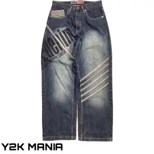 Southpole jeans med tryck, midjemått 38cm, innerbenslängd 100cm, benöppning 23cm