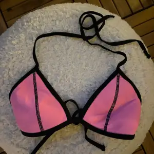 rosa bikinitopp från h&m. Storlek S