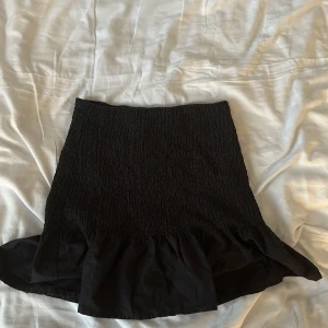 Kjol  - Kjol från H&M, använd 1 gång