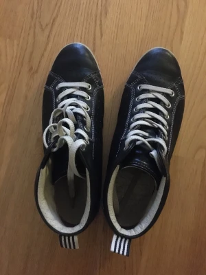 Ecco shoes - Black shoes w/ white and purple. Not used, unisex