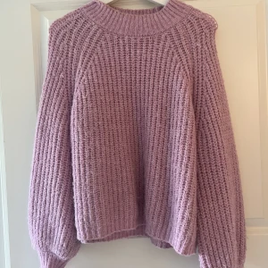 Stickad tröja - Stickad rosa tröja