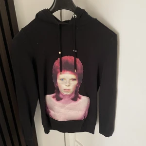 Limitato hoodie - Skön limitato hoodie använder ej längre 800kr mitt pris men kan diskuteras vid snabb affär 