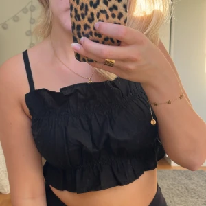 Volangtopp - Söt Volangtopp från H&M 🖤🫶🏽