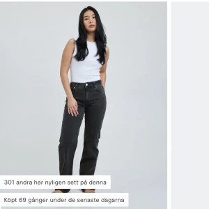 Mid waist jeans - Aldrig använda, köpa för 599 säljer för de inte kommer till användning 🫶🏻