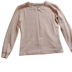 Tröja  - Rosa tröja från Decathlon i nyskick 💕