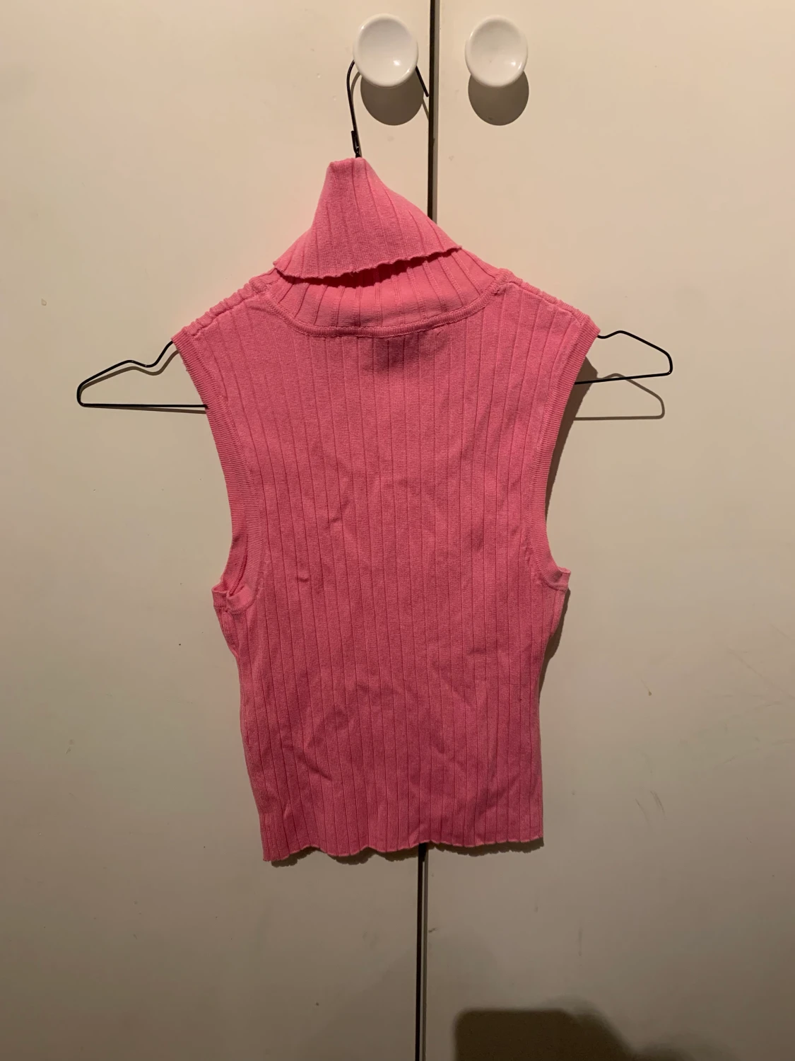 Rosa Zara linne - 90