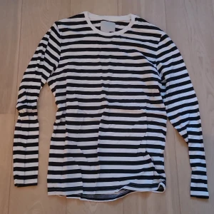 Randig tröja - Fin randig tröja