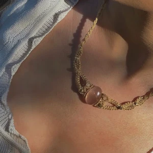 handgjort halsband  - handgjort halsband