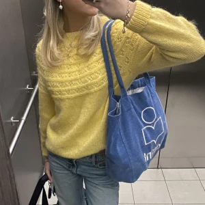 Stickad tröja - Såå fin stickad tröja som är handgjord❤️ bra skick